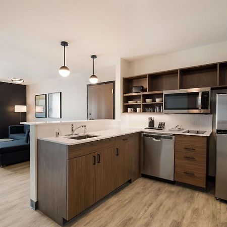 Everhome Suites Corona Eksteriør bilde