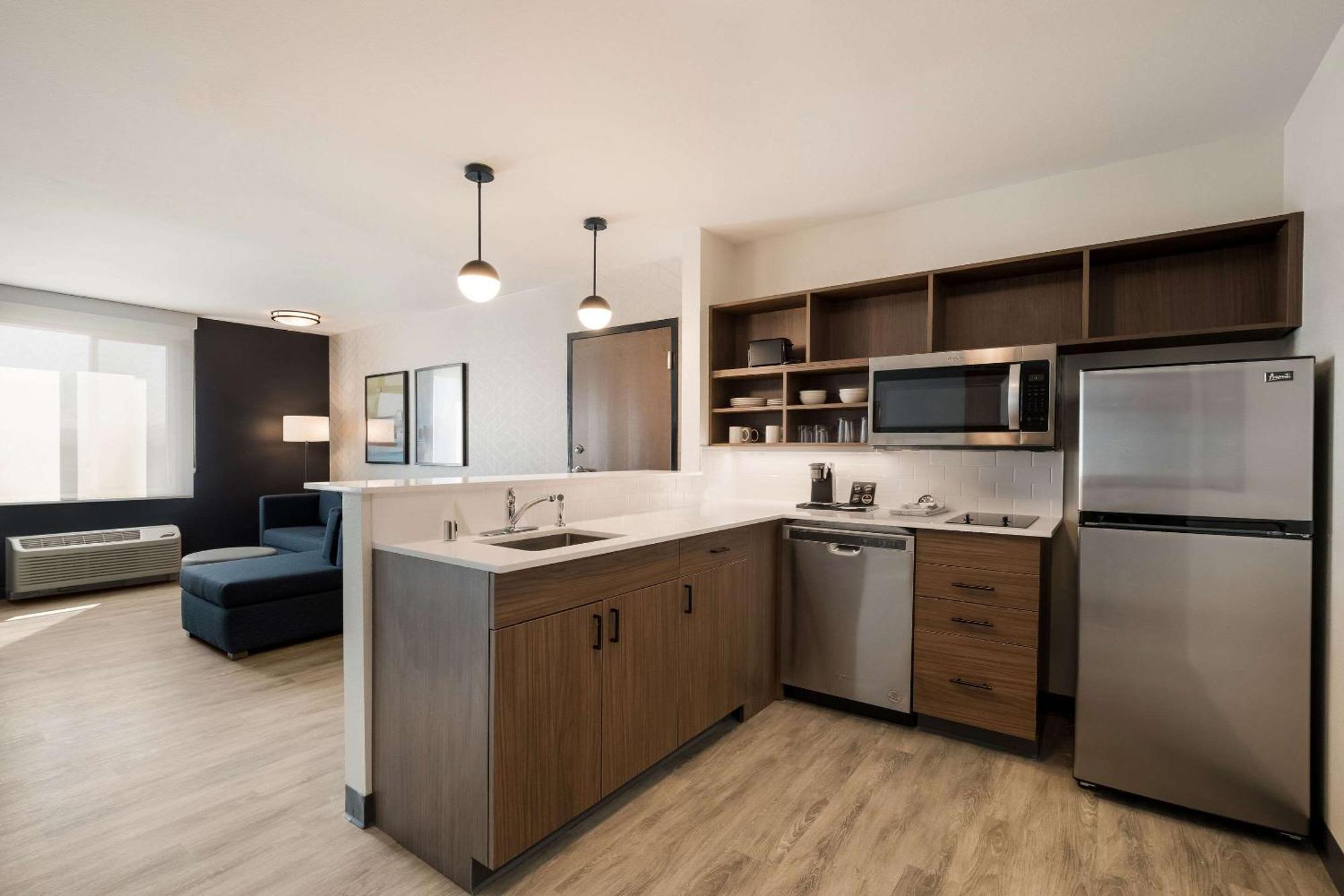 Everhome Suites Corona Eksteriør bilde