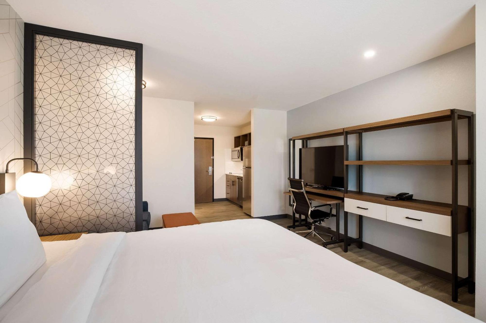 Everhome Suites Corona Eksteriør bilde