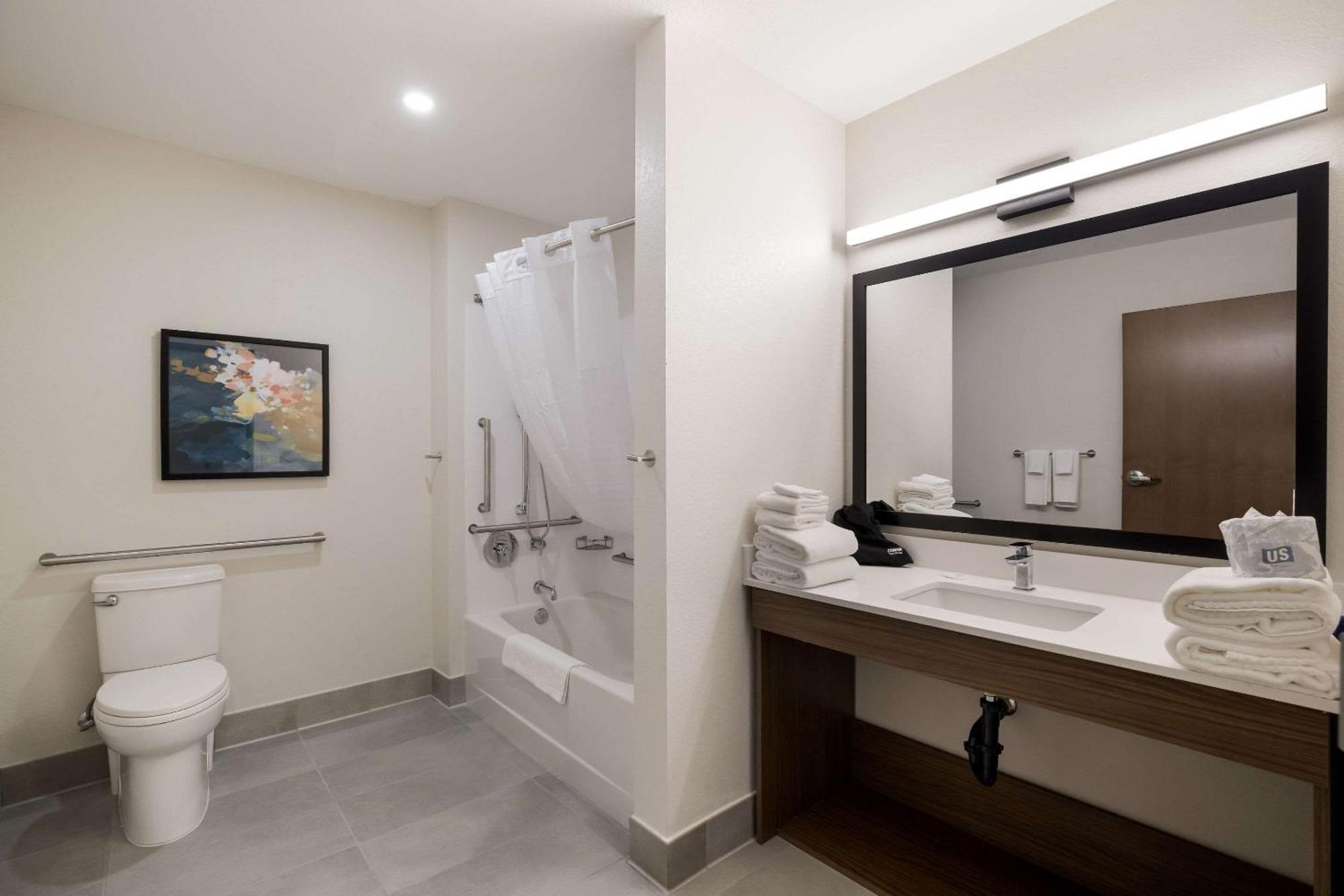 Everhome Suites Corona Eksteriør bilde