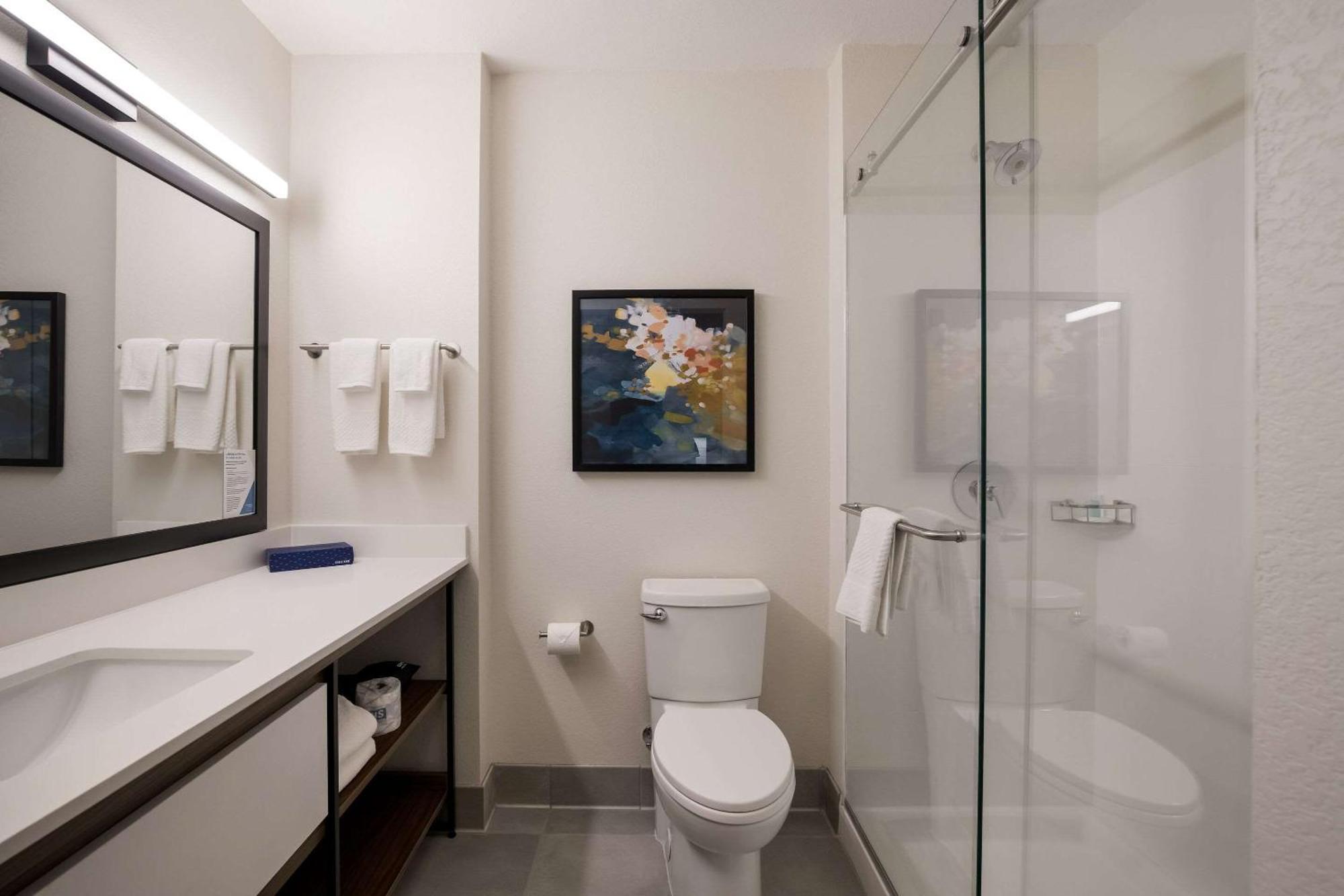 Everhome Suites Corona Eksteriør bilde
