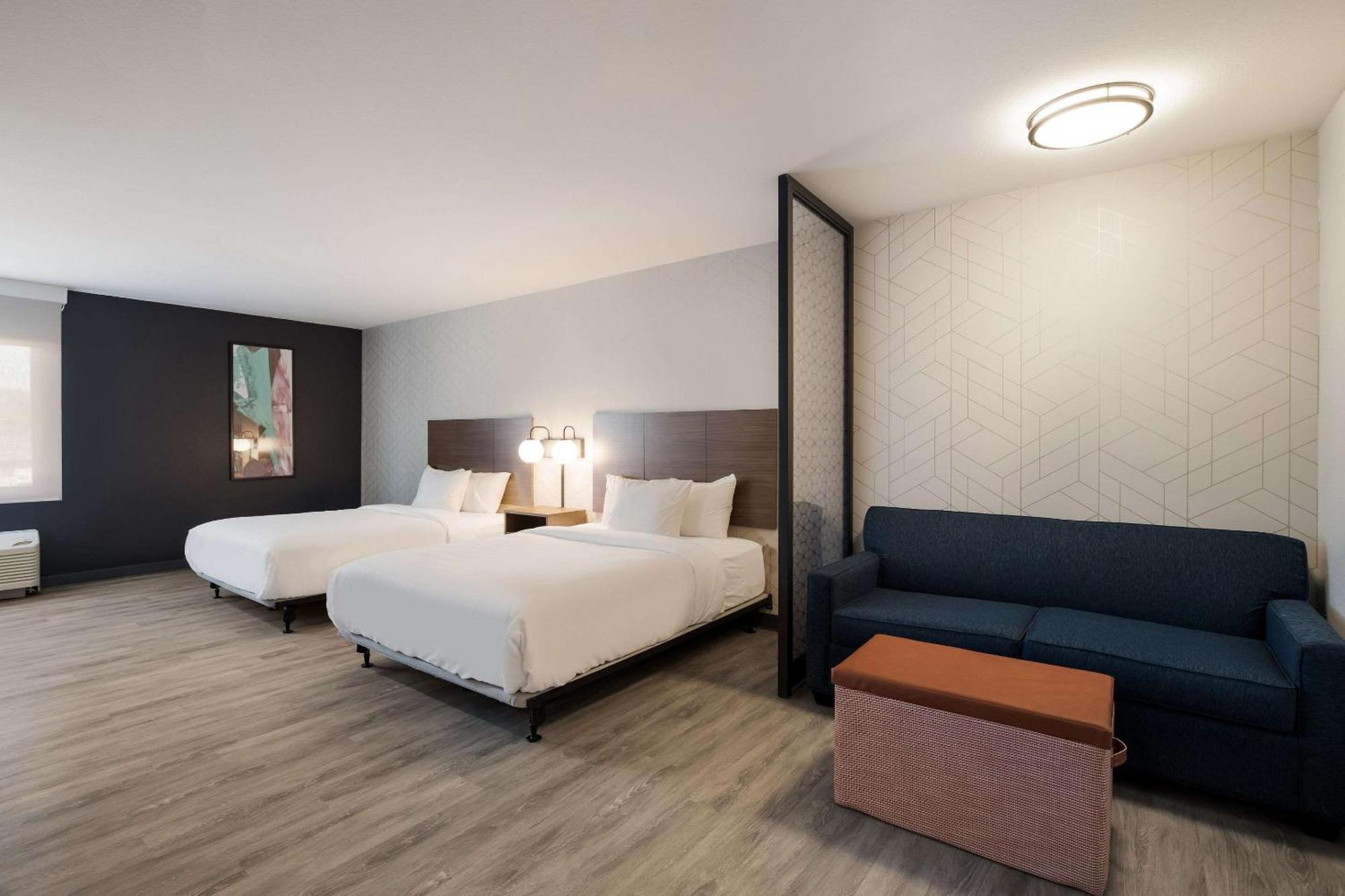 Everhome Suites Corona Eksteriør bilde