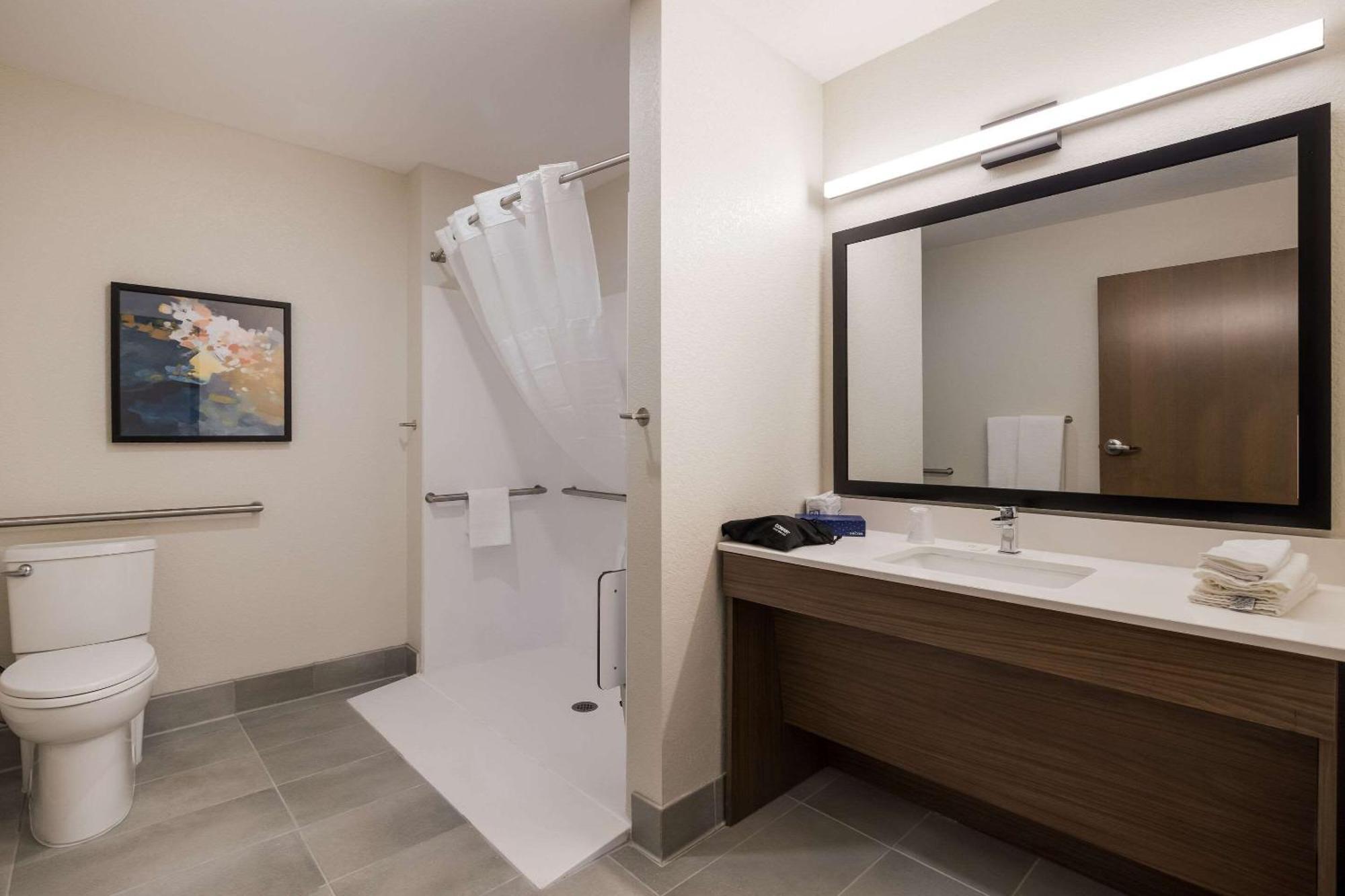 Everhome Suites Corona Eksteriør bilde