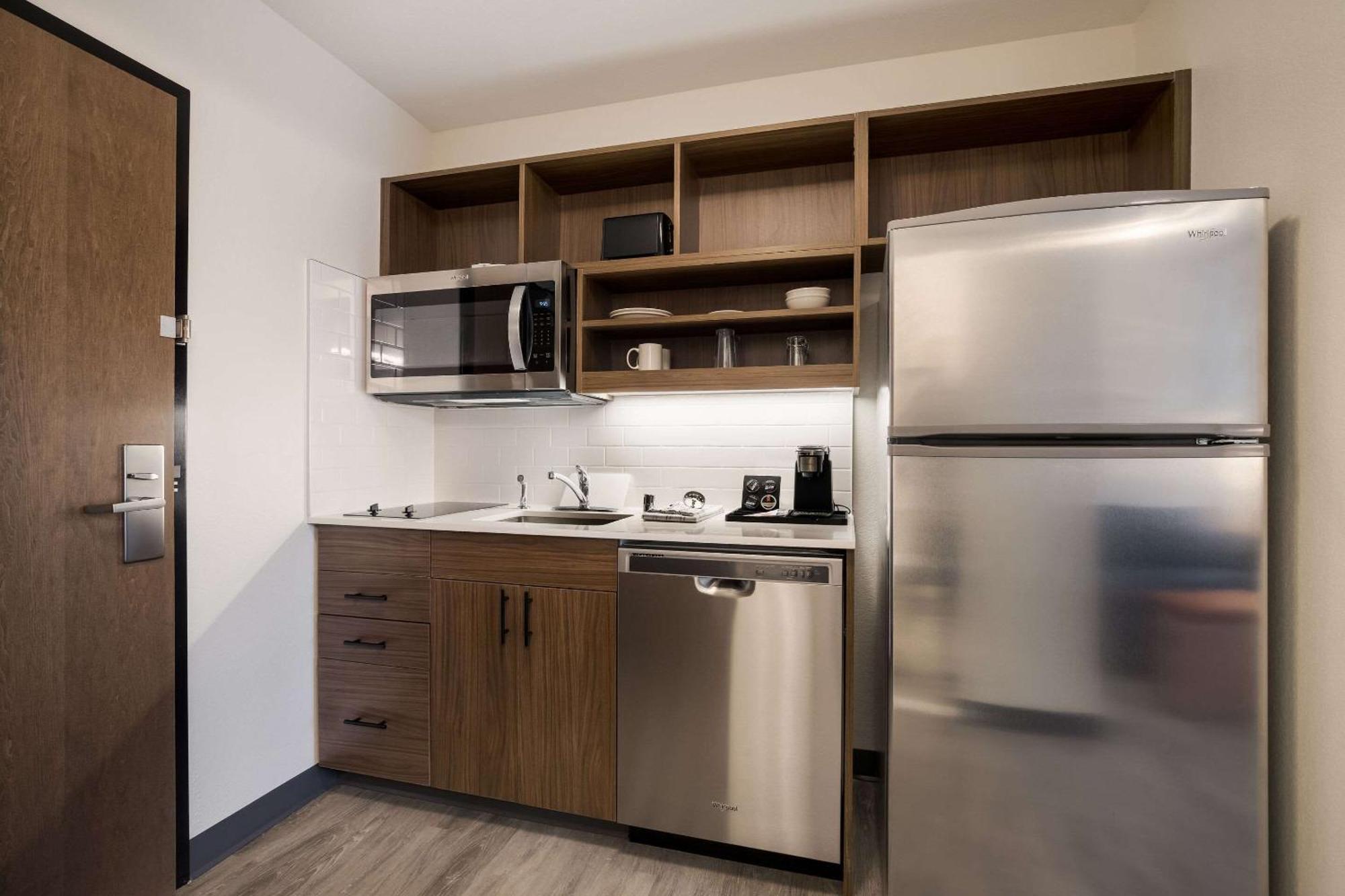 Everhome Suites Corona Eksteriør bilde