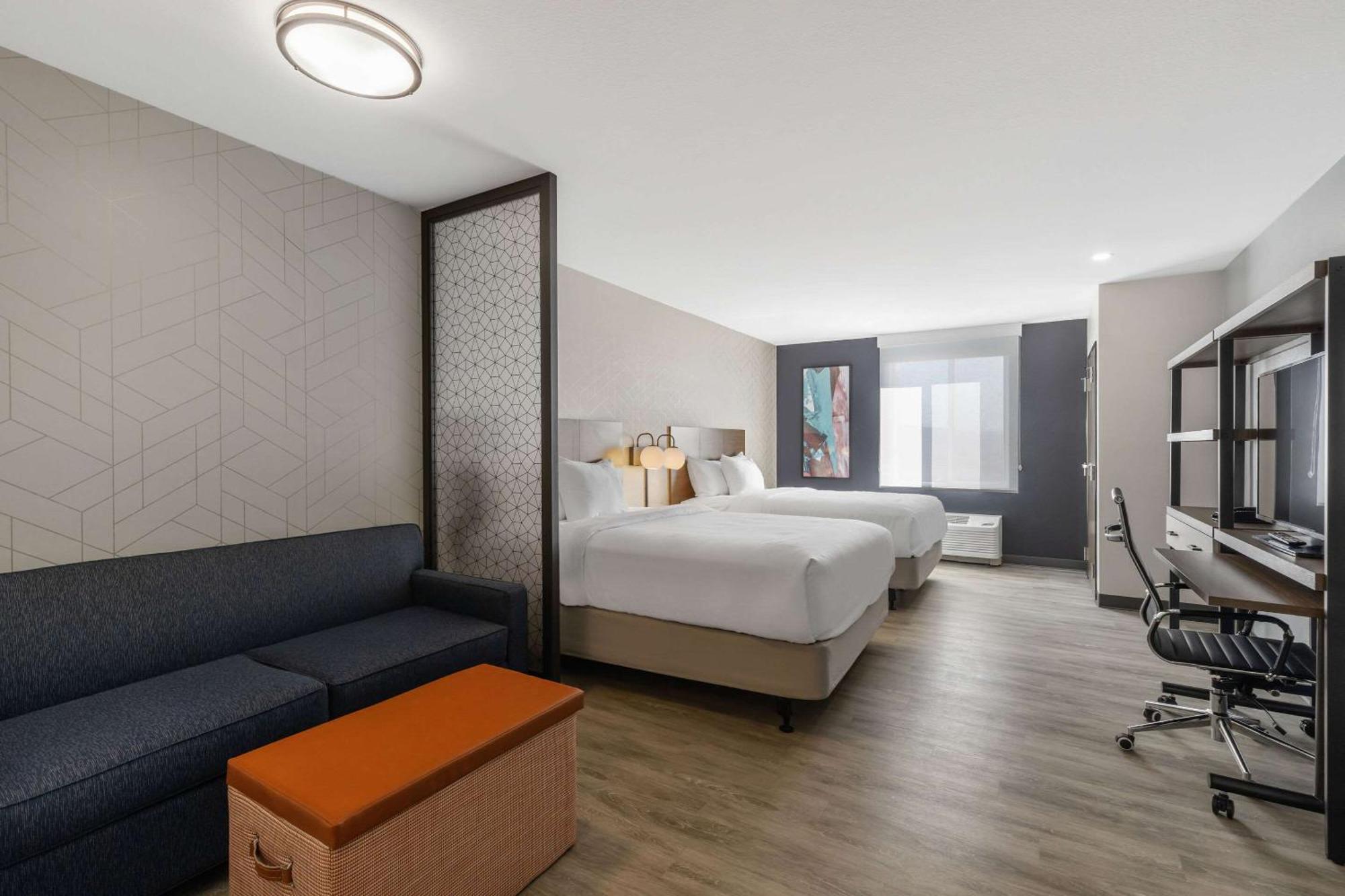 Everhome Suites Corona Eksteriør bilde